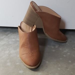 EXPRESS Tan Mules